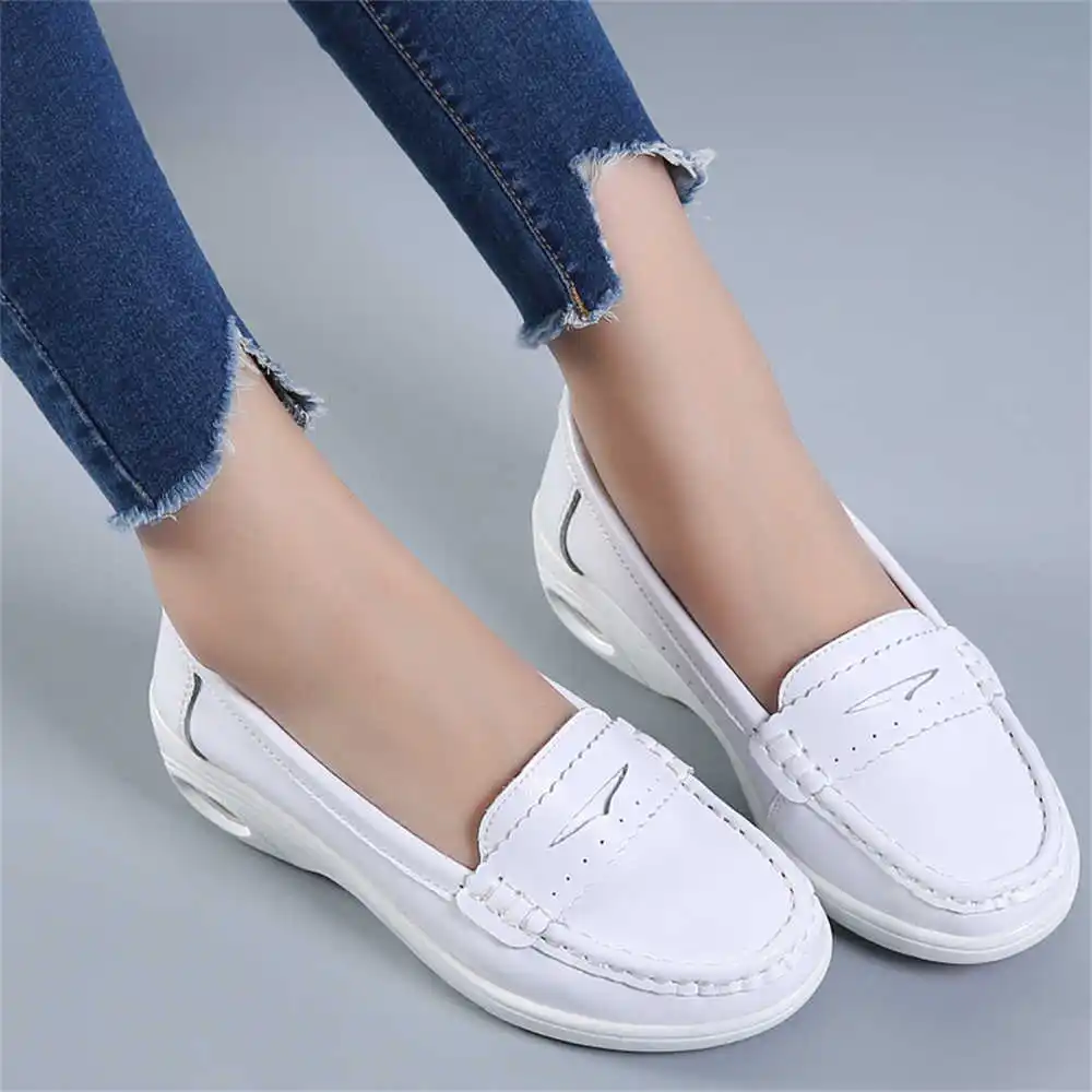 Thick Sole Slipon White Traine - Travel Accessories For Young Men recension och pris