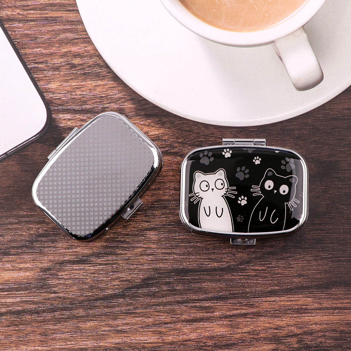 Cartoon Black And White Cat Tr - Travel Accessories Unisex recension och pris