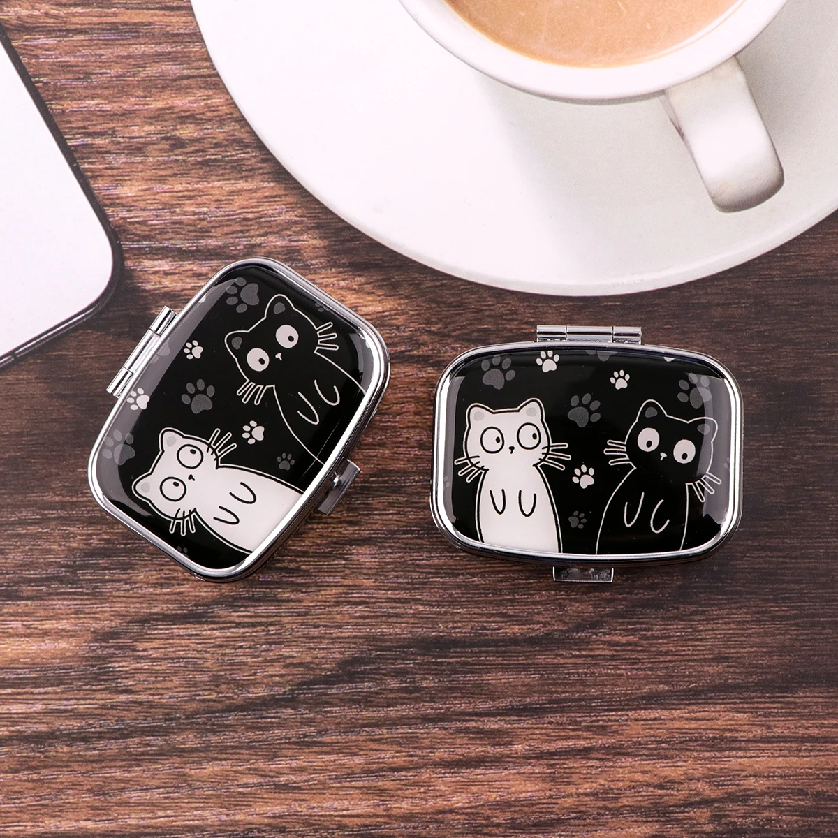 Cartoon Black And White Cat Tr - Travel Accessories Unisex recension och pris
